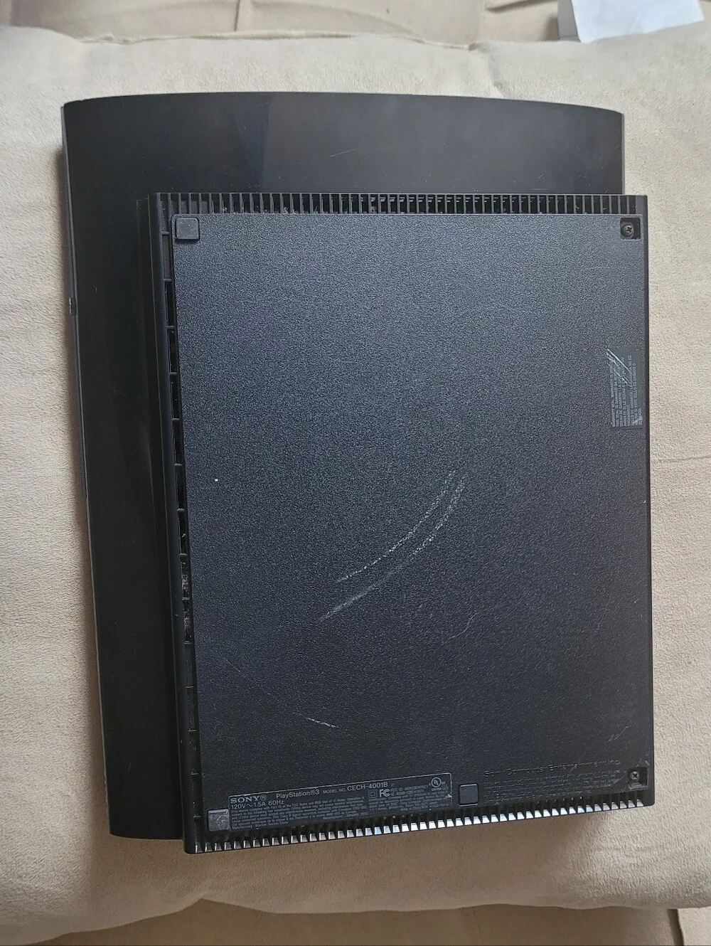 SONY PS3 Slim Black Ribbed Top Console